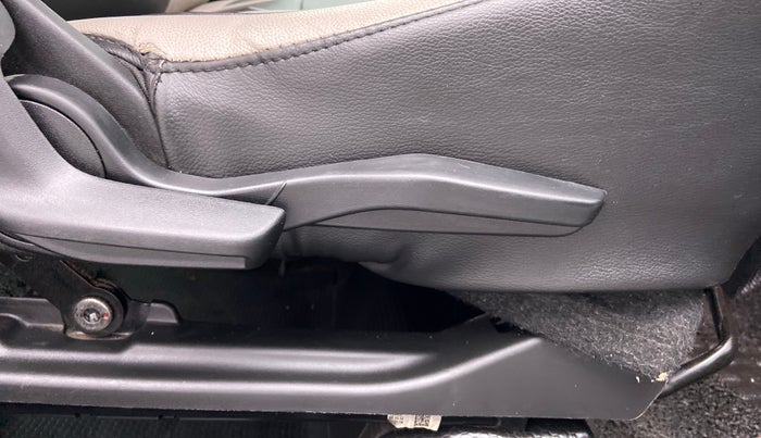 2017 Maruti Baleno ZETA 1.2 K12, Petrol, Manual, 43,508 km, Driver Side Adjustment Panel
