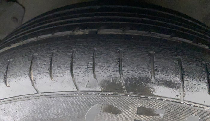 2011 Hyundai i20 SPORTZ (O) 1.2, Petrol, Manual, 50,046 km, Left Front Tyre Tread