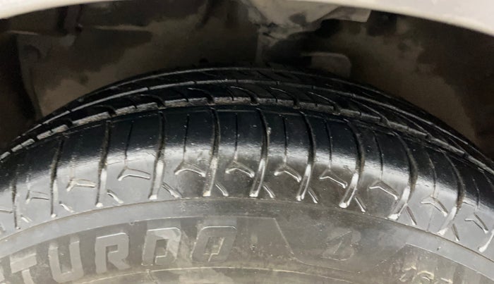 2018 Maruti Celerio VXI CNG, CNG, Manual, 49,305 km, Left Front Tyre Tread