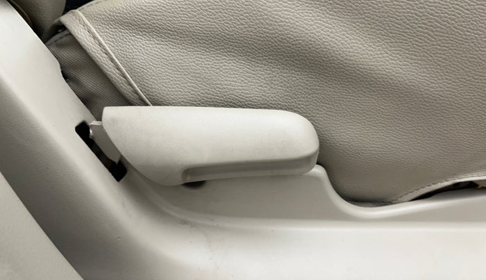 2018 Maruti Celerio VXI CNG, CNG, Manual, 49,305 km, Driver Side Adjustment Panel