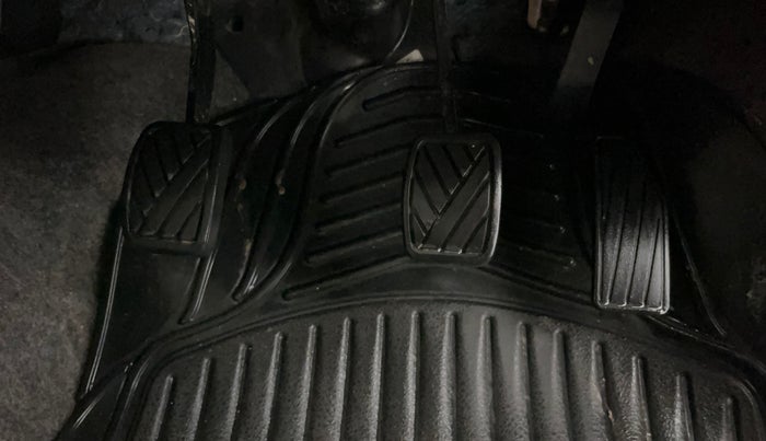 2018 Maruti Celerio VXI CNG, CNG, Manual, 49,305 km, Pedals