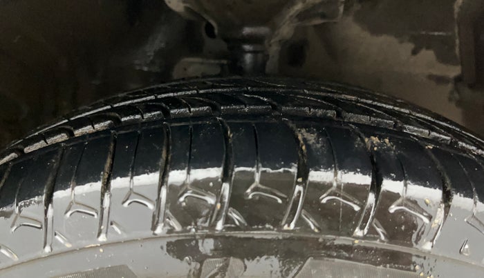 2018 Maruti Celerio VXI CNG, CNG, Manual, 49,305 km, Right Front Tyre Tread