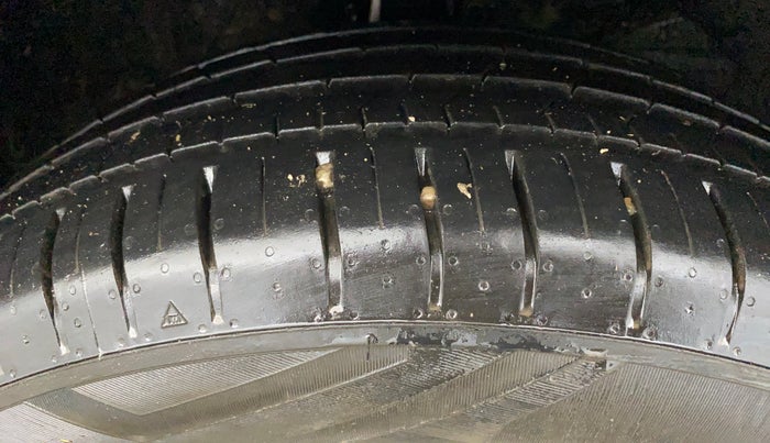 2019 Maruti Baleno ZETA PETROL 1.2, Petrol, Manual, 43,632 km, Right Front Tyre Tread