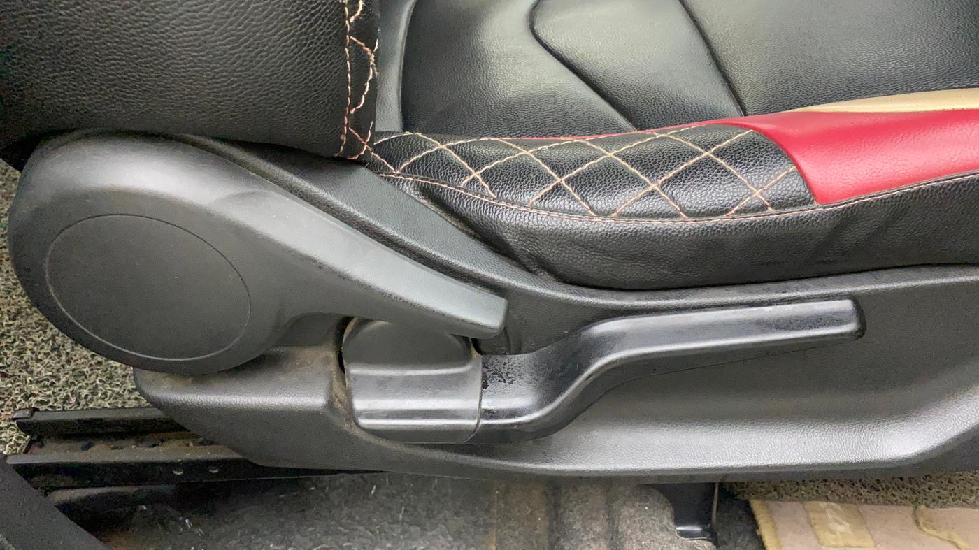 2018 Honda Amaze 1.5L I-DTEC VX, Diesel, Manual, 89,841 km, Driver Side Adjustment Panel