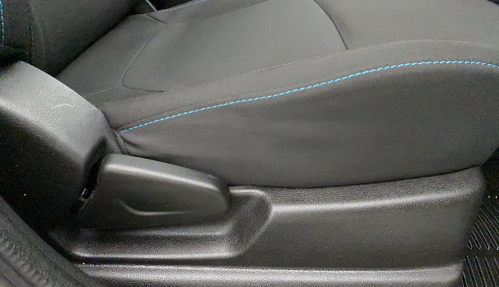 2020 Renault Kwid Neotech 1.0 EasyR, Petrol, Automatic, 17,478 km, Driver Side Adjustment Panel