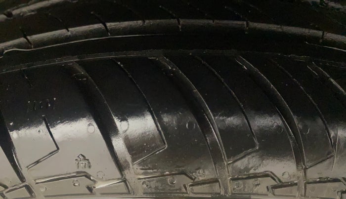 2017 Honda Jazz 1.2L I-VTEC V AT, Petrol, Automatic, 88,389 km, Right Front Tyre Tread