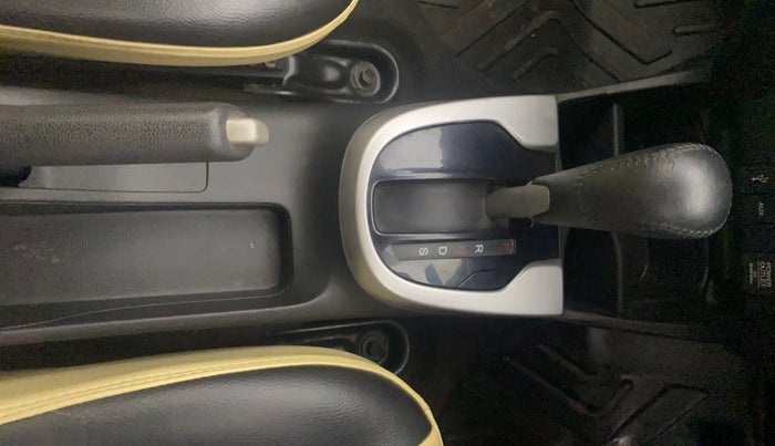 2017 Honda Jazz 1.2L I-VTEC V AT, Petrol, Automatic, 88,389 km, Gear Lever