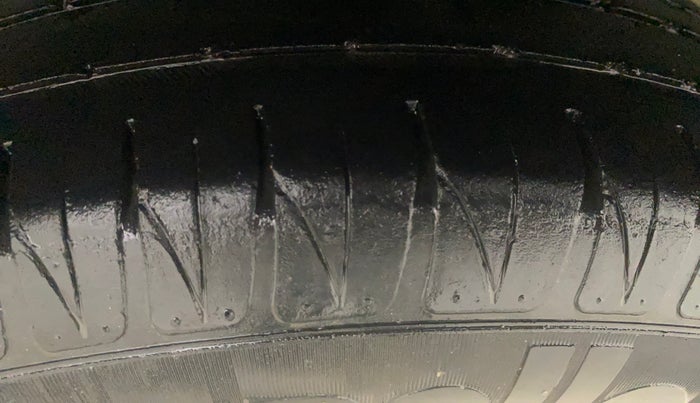 2017 Honda Jazz 1.2L I-VTEC V AT, Petrol, Automatic, 88,389 km, Left Rear Tyre Tread