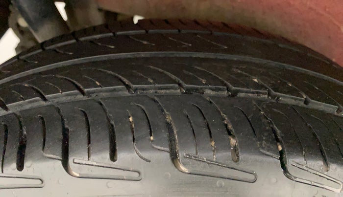 2016 Maruti Wagon R 1.0 VXI, Petrol, Manual, 55,768 km, Right Rear Tyre Tread