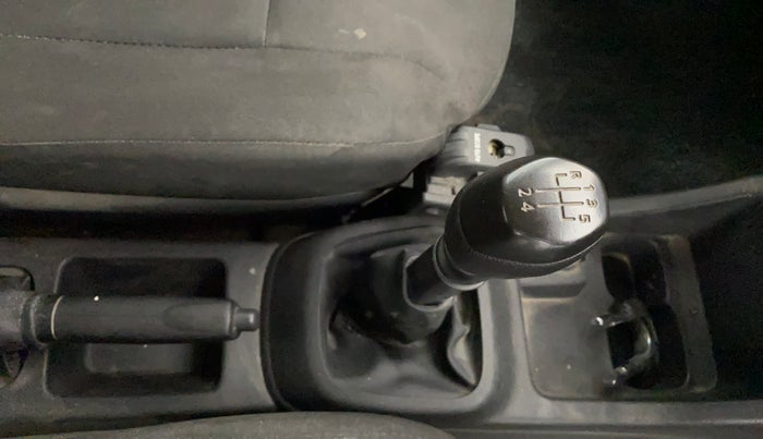 2017 Renault Kwid RXL 1.0, Petrol, Manual, 17,805 km, Gear Lever