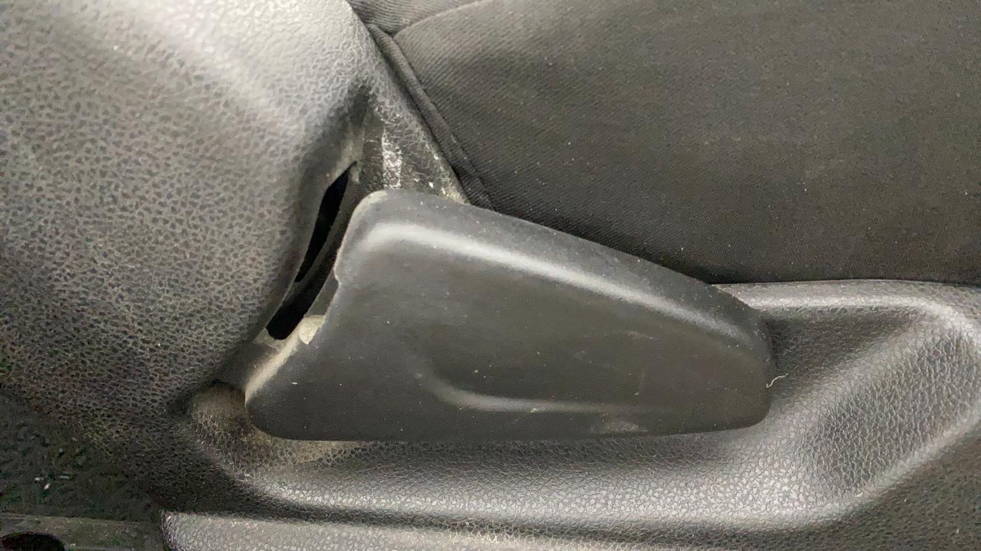 2017 Renault Kwid RXL 1.0, Petrol, Manual, 17,743 km, Driver Side Adjustment Panel