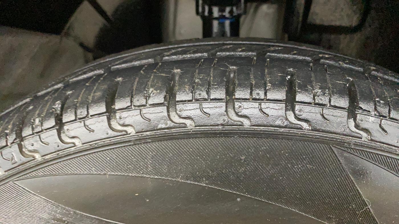 2017 Renault Kwid RXL 1.0, Petrol, Manual, 17,743 km, Right Front Tyre Tread