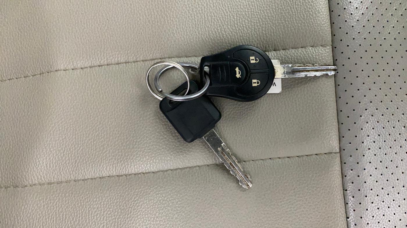 2014 Renault Scala RXL DIESEL, Diesel, Manual, 1,31,354 km, Key Close Up
