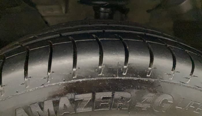 2014 Renault Scala RXL DIESEL, Diesel, Manual, 1,31,354 km, Left Front Tyre Tread