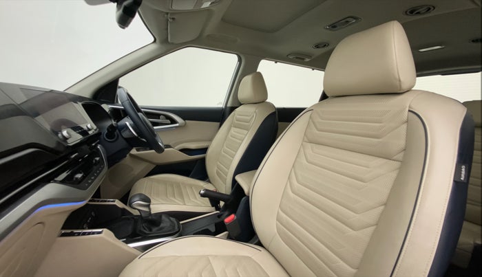 2022 KIA CARENS LUXURY PLUS 1.5 DIESEL AT 6 STR, Diesel, Automatic, 67,656 km, Right Side Front Door Cabin