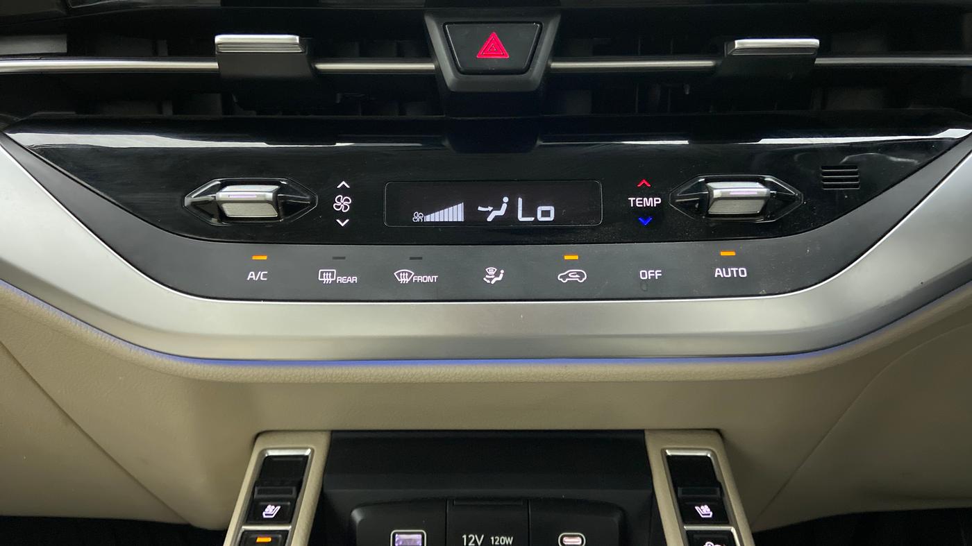2022 KIA CARENS LUXURY PLUS 1.5 DIESEL AT 6 STR, Diesel, Automatic, 67,656 km, Automatic Climate Control