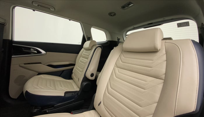 2022 KIA CARENS LUXURY PLUS 1.5 DIESEL AT 6 STR, Diesel, Automatic, 67,656 km, Right Side Rear Door Cabin