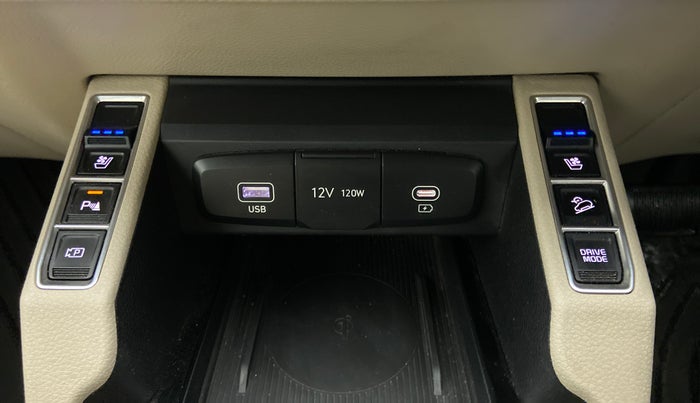 2022 KIA CARENS LUXURY PLUS 1.5 DIESEL AT 6 STR, Diesel, Automatic, 67,656 km, Heated/ Ventilated Seats