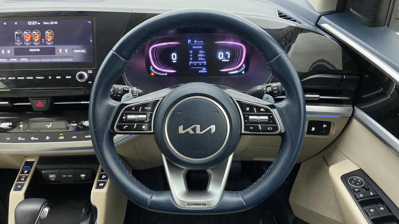 2022 KIA CARENS LUXURY PLUS 1.5 DIESEL AT 6 STR, Diesel, Automatic, 67,656 km, Steering Wheel Close Up