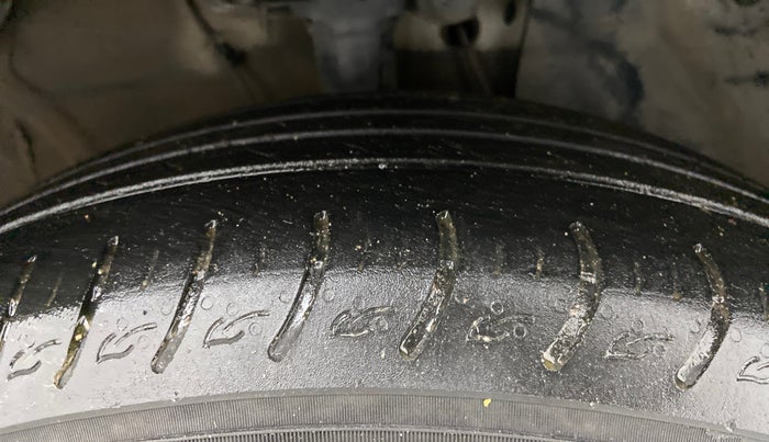 2022 KIA CARENS LUXURY PLUS 1.5 DIESEL AT 6 STR, Diesel, Automatic, 67,656 km, Right Front Tyre Tread