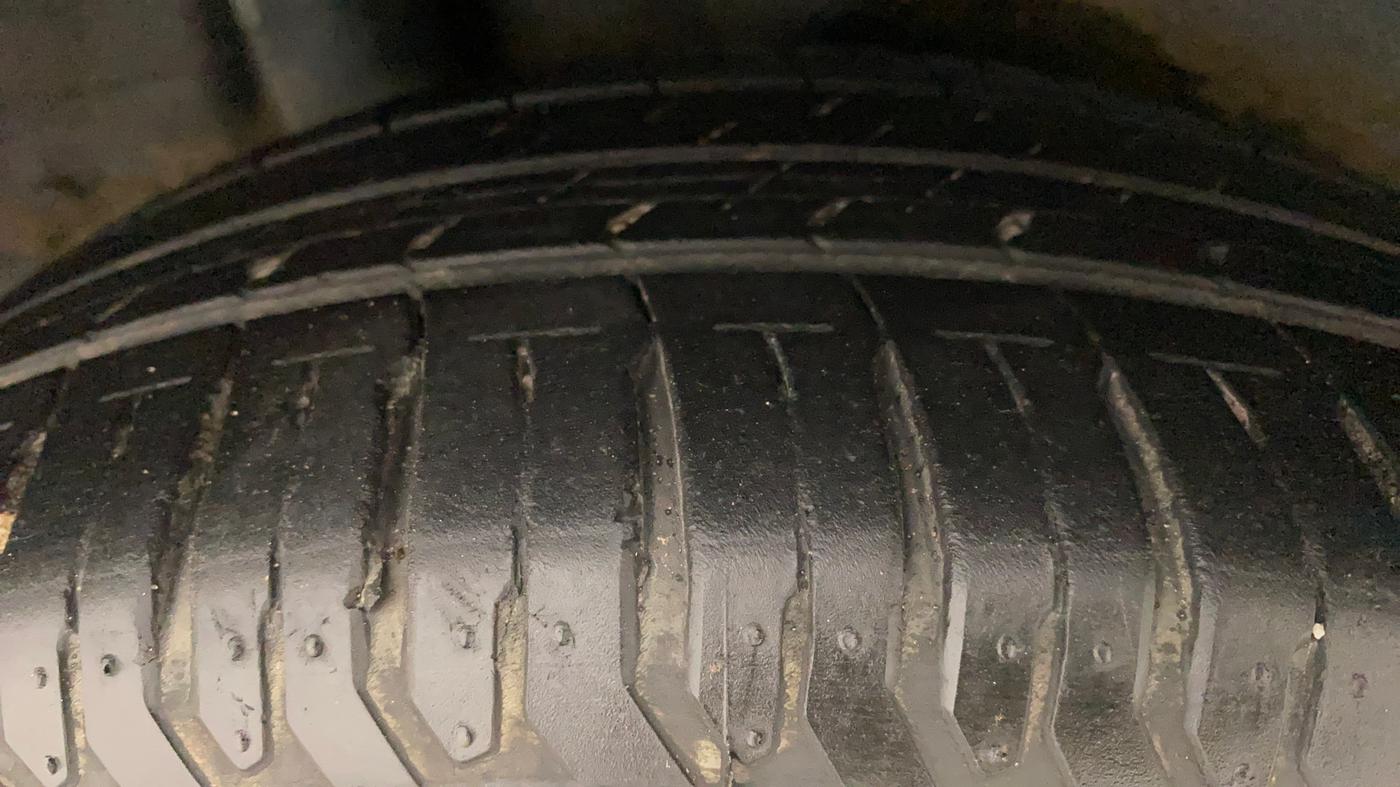 2018 Hyundai Verna 1.6 VTVT SX (O) AT, Petrol, Automatic, 30,613 km, Right Rear Tyre Tread