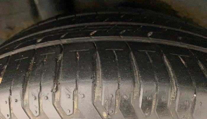 2018 Hyundai Verna 1.6 VTVT SX (O) AT, Petrol, Automatic, 30,613 km, Right Rear Tyre Tread