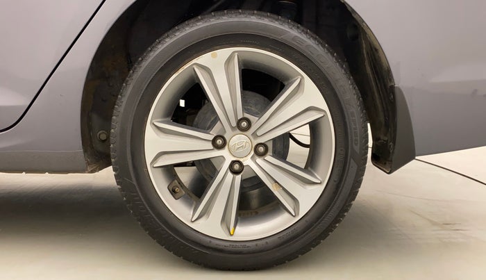 2018 Hyundai Verna 1.6 VTVT SX (O) AT, Petrol, Automatic, 30,613 km, Left Rear Wheel
