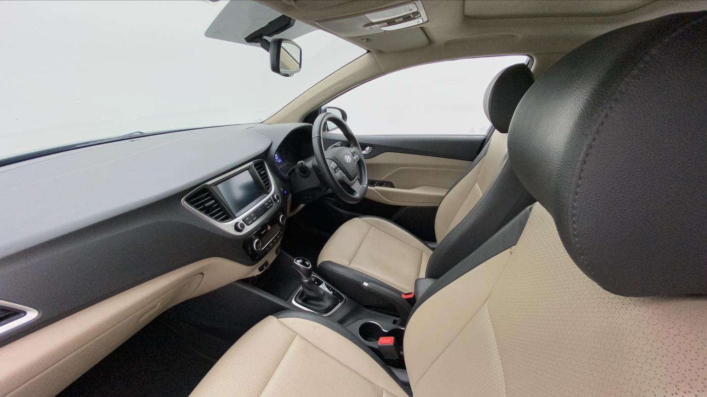 2018 Hyundai Verna 1.6 VTVT SX (O) AT, Petrol, Automatic, 30,613 km, Right Side Front Door Cabin