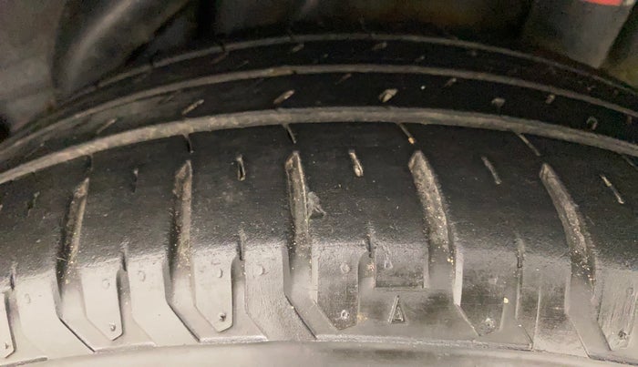 2018 Hyundai Verna 1.6 VTVT SX (O) AT, Petrol, Automatic, 30,613 km, Left Rear Tyre Tread