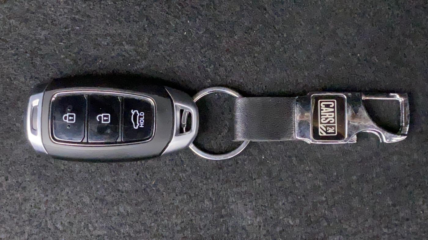 2018 Hyundai Verna 1.6 VTVT SX (O) AT, Petrol, Automatic, 30,613 km, Key Close Up