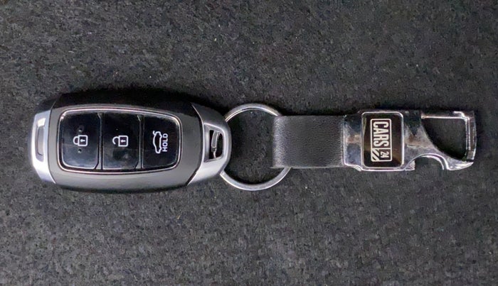 2018 Hyundai Verna 1.6 VTVT SX (O) AT, Petrol, Automatic, 30,613 km, Key Close Up