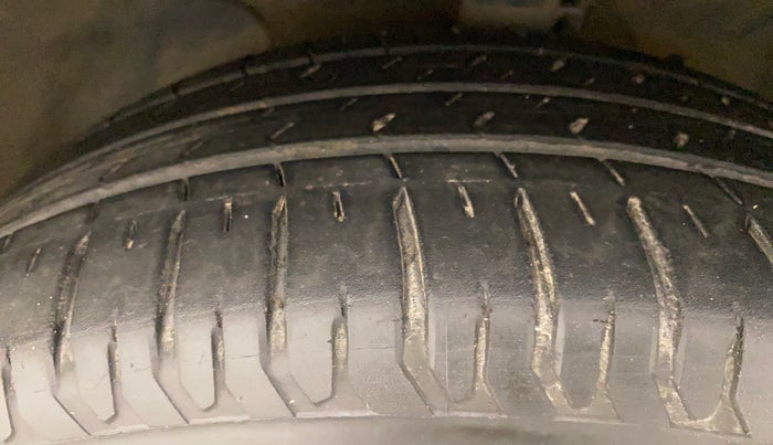 2018 Hyundai Verna 1.6 VTVT SX (O) AT, Petrol, Automatic, 30,613 km, Left Front Tyre Tread