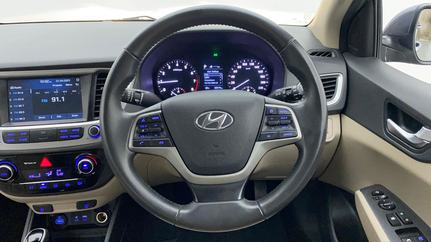 2018 Hyundai Verna 1.6 VTVT SX (O) AT, Petrol, Automatic, 30,613 km, Steering Wheel Close Up