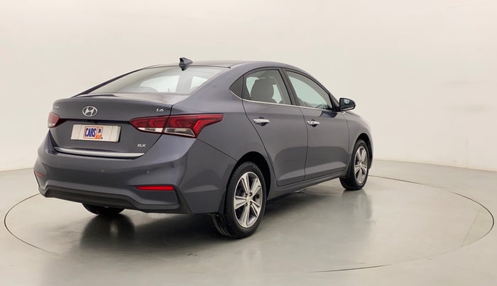 2018 Hyundai Verna 1.6 VTVT SX (O) AT, Petrol, Automatic, 30,613 km, Right Back Diagonal