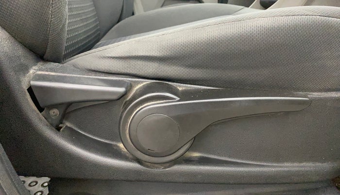 2018 Tata Tiago XZA PETROL, Petrol, Automatic, 33,042 km, Driver Side Adjustment Panel