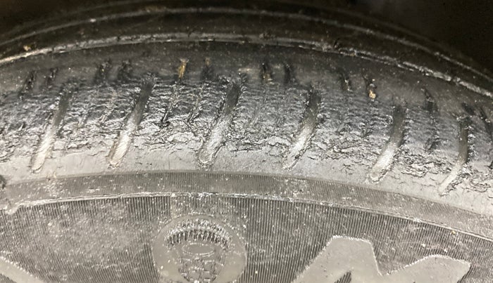 2019 Hyundai VENUE SX(O) 1.4 CRDI, Diesel, Manual, 67,145 km, Right Front Tyre Tread