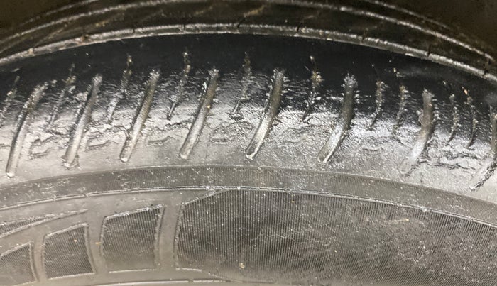 2019 Hyundai VENUE SX(O) 1.4 CRDI, Diesel, Manual, 67,145 km, Right Rear Tyre Tread