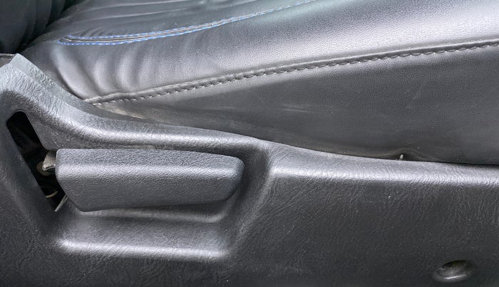 2021 Maruti Alto LXI CNG, CNG, Manual, 67,892 km, Driver Side Adjustment Panel