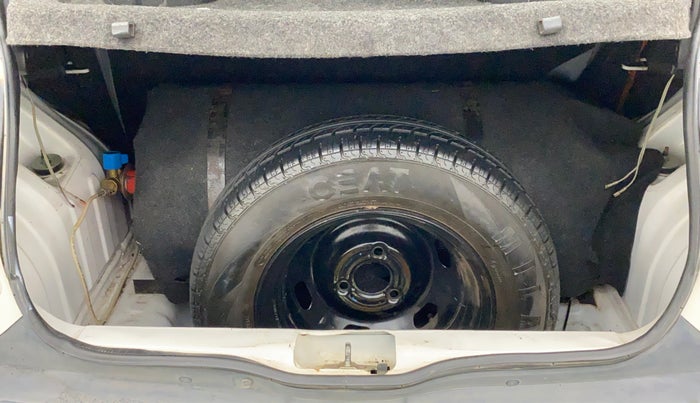 2017 Renault Kwid RXT 0.8, CNG, Manual, 76,809 km, Boot Inside