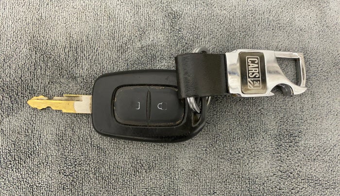 2017 Renault Kwid RXT 0.8, CNG, Manual, 76,809 km, Key Close Up