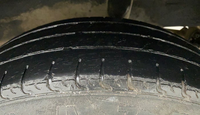 2017 Renault Kwid RXT 0.8, CNG, Manual, 76,809 km, Left Rear Tyre Tread