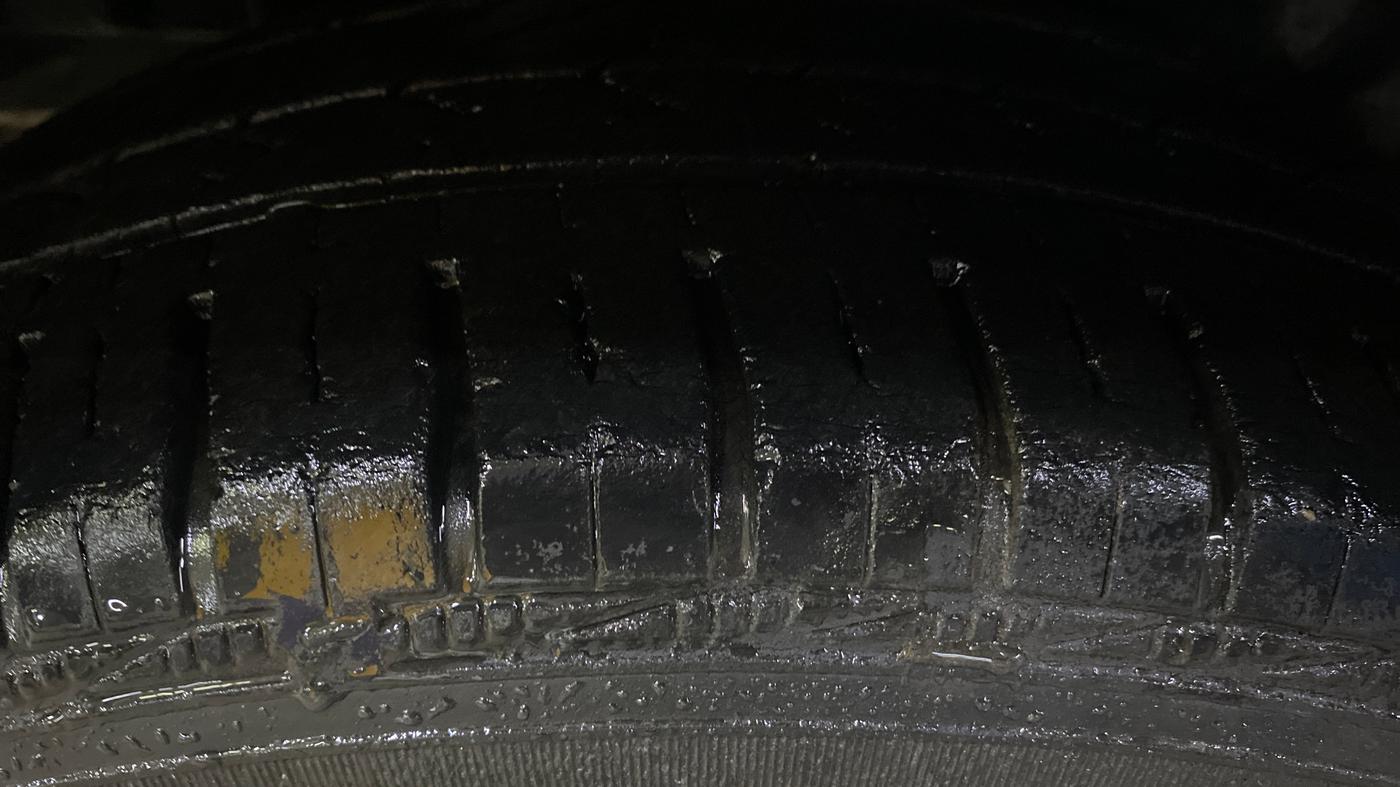 2013 Maruti Swift Dzire ZXI, Petrol, Manual, 31,433 km, Right Rear Tyre Tread