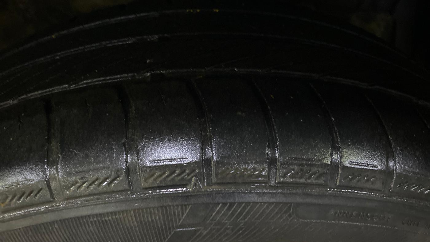 2013 Maruti Swift Dzire ZXI, Petrol, Manual, 31,433 km, Right Front Tyre Tread