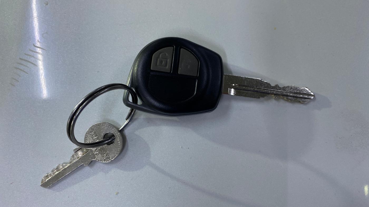 2013 Maruti Swift Dzire ZXI, Petrol, Manual, 31,433 km, Key Close Up