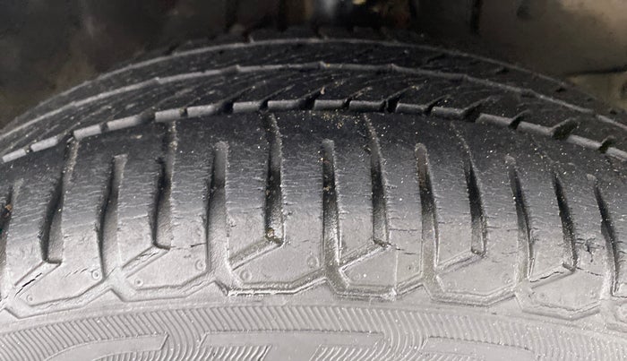 2012 Honda City V MT PETROL, Petrol, Manual, Right Front Tyre Tread
