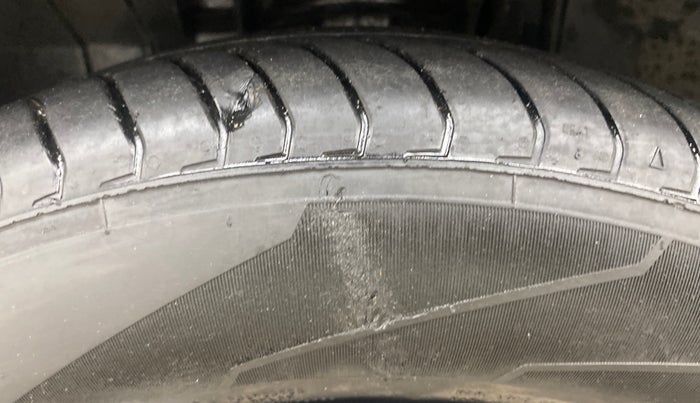 2019 Renault TRIBER RXZ, Petrol, Manual, 59,053 km, Left Front Tyre Tread