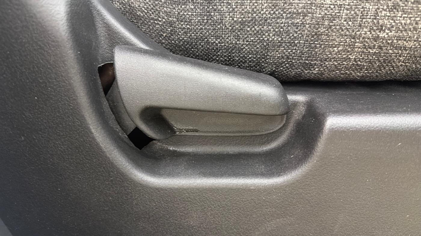 2015 Maruti Wagon R 1.0 LXI, Petrol, Manual, 60,363 km, Driver Side Adjustment Panel