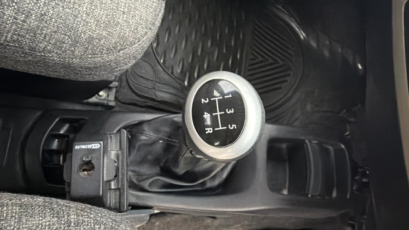 2015 Maruti Wagon R 1.0 LXI, Petrol, Manual, 60,363 km, Gear Lever