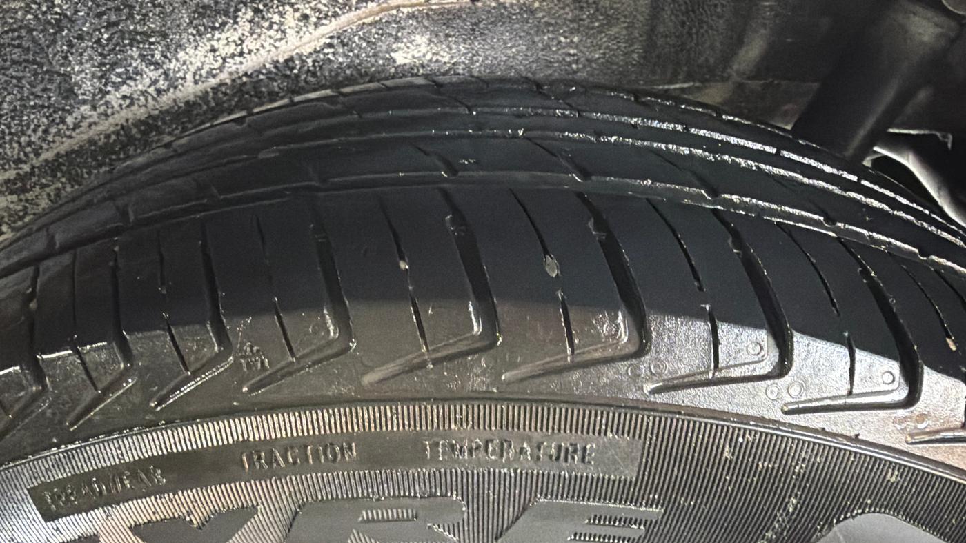 2015 Maruti Wagon R 1.0 LXI, Petrol, Manual, 60,363 km, Left Rear Tyre Tread