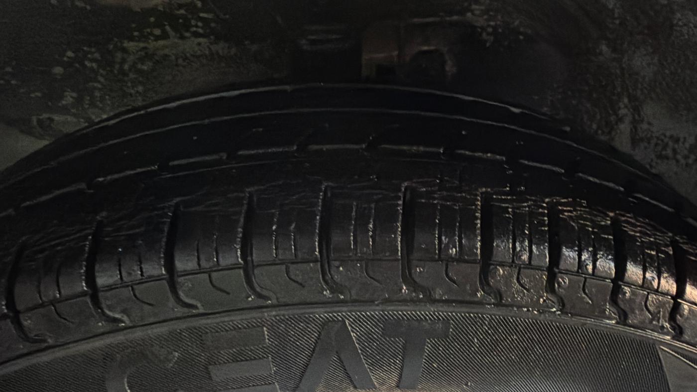 2015 Maruti Wagon R 1.0 LXI, Petrol, Manual, 60,363 km, Left Front Tyre Tread
